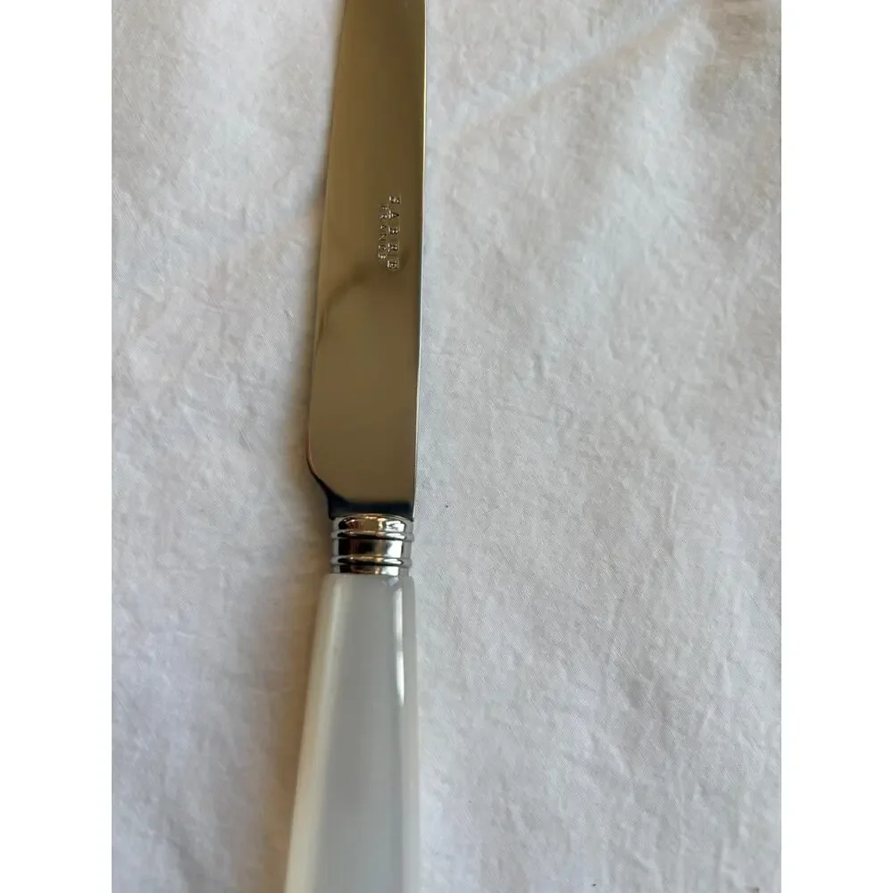 NEW Sabre Paris Icône White Dinner Knife 18/10 Stainless Acrylic